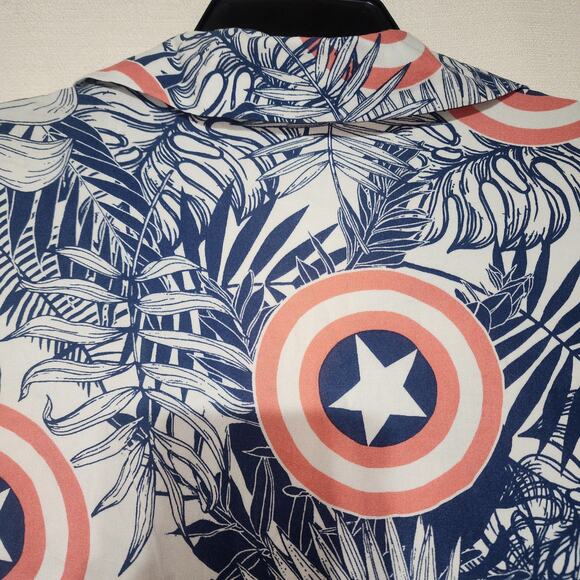 Captain America Hawaiian shirt short sleeve button down shirt men's size small - Picture 6 of 7